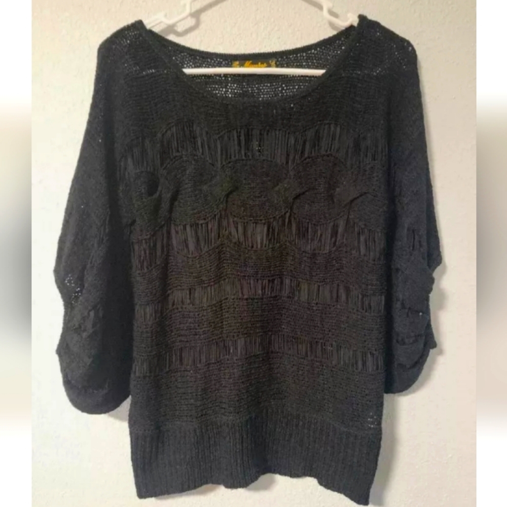 Women's Missshop  Black Shredded Blouse Size  Medium